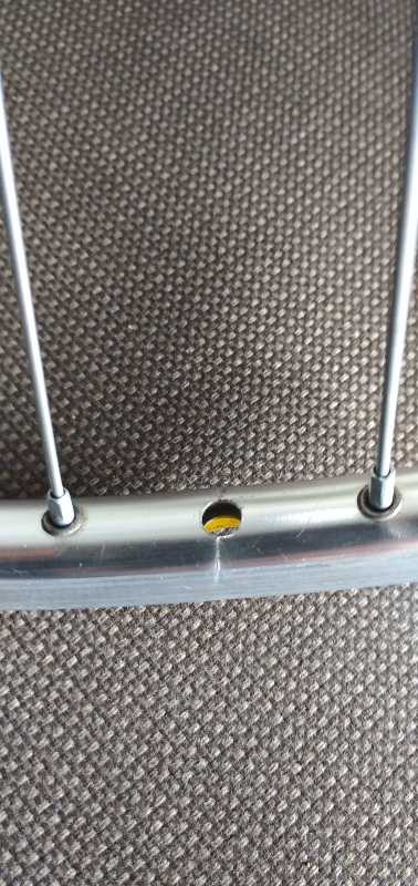 Колесо на oldschool ободе Mavic 622-13, шоссе