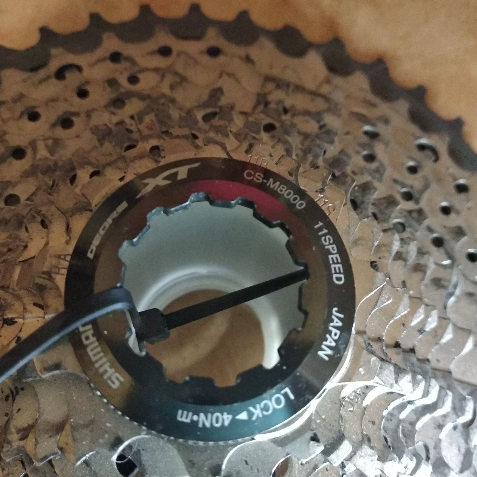 Трансмиссия 11 ск, дуал, кассета Shimano Deore XT 42-11, звезды RACEFACE