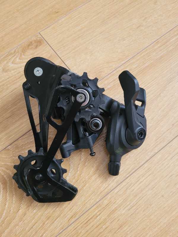 Манетки,  переключатели Shimano Deore XT,  SLX.