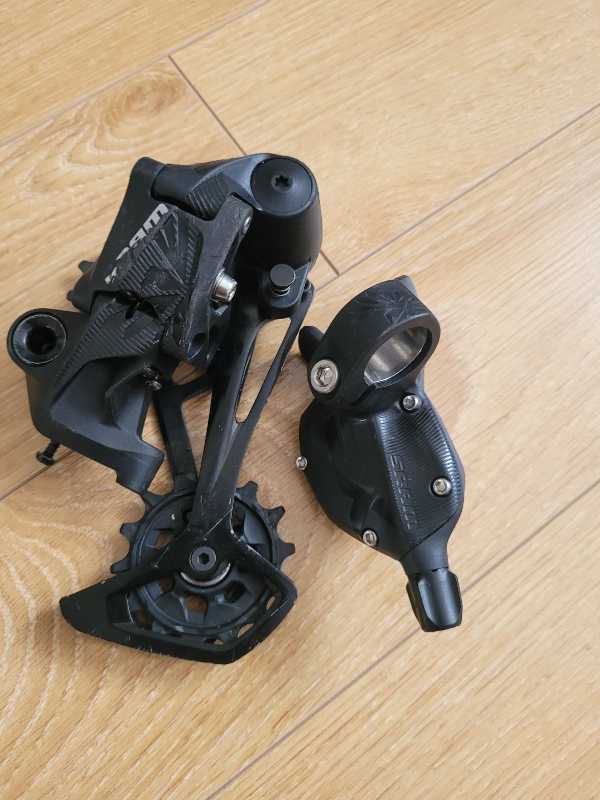 Манетки,  переключатели Shimano Deore XT,  SLX.