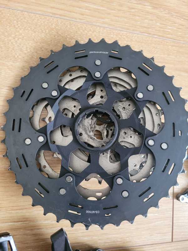 Манетки,  переключатели Shimano Deore XT,  SLX.