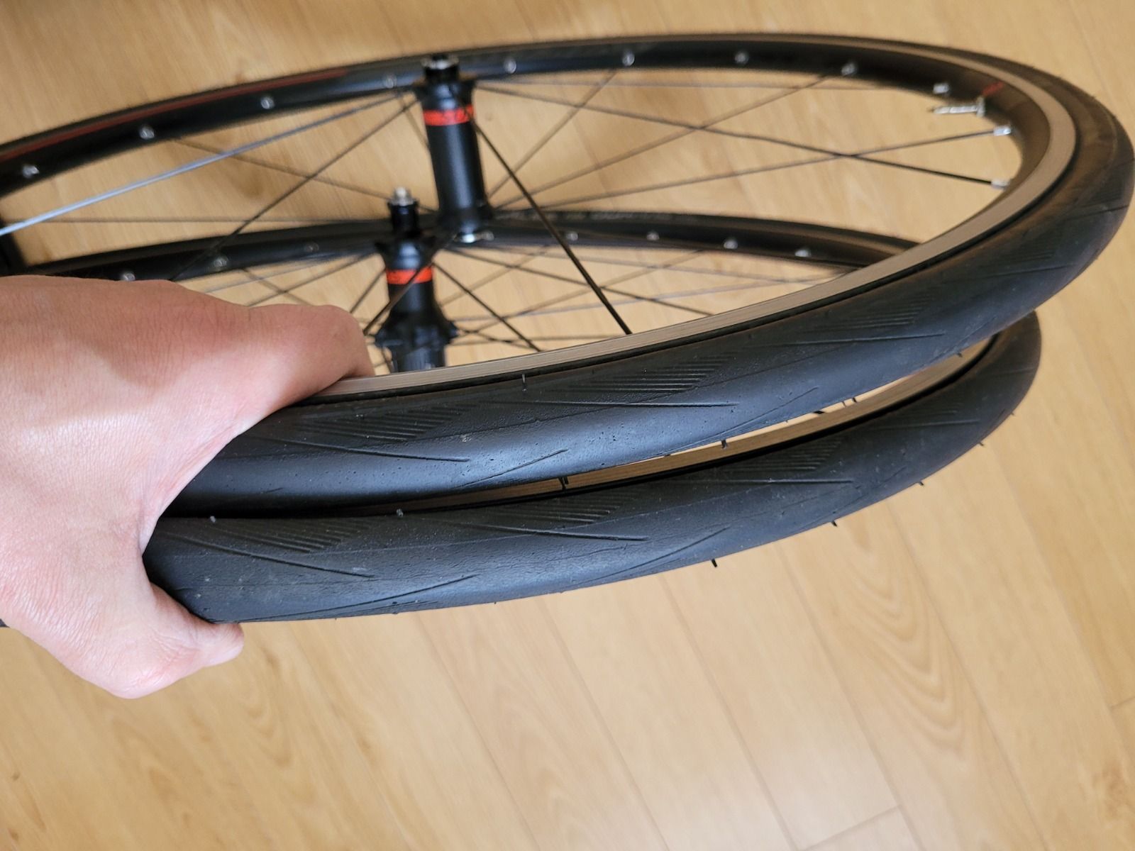 Шоссейные колеса,  покрышки. Schwalbe,  Continental,  Maxxis.