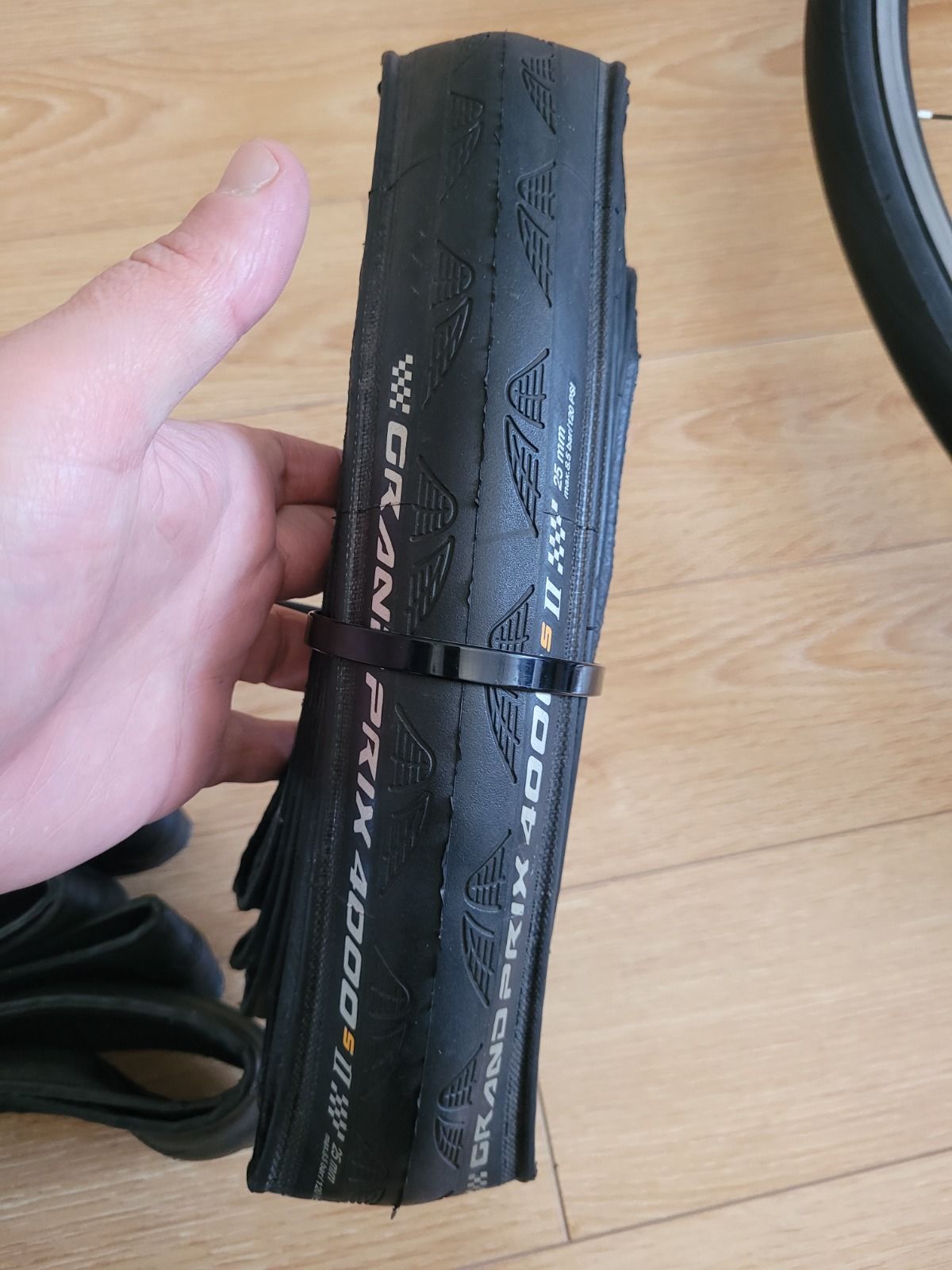 Шоссейные колеса,  покрышки. Schwalbe,  Continental,  Maxxis.