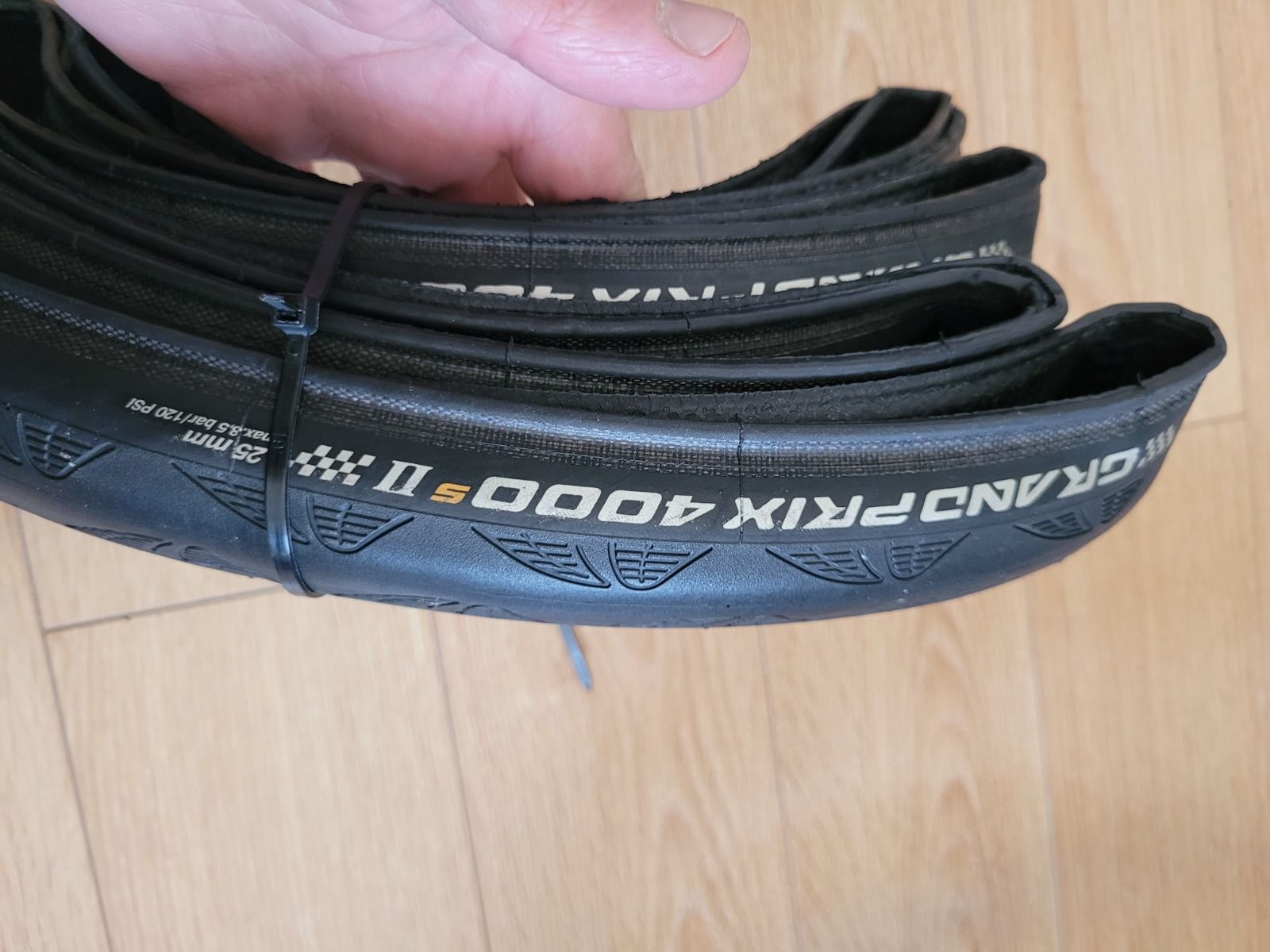 Шоссейные колеса,  покрышки. Schwalbe,  Continental,  Maxxis.