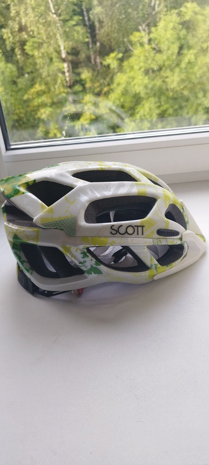 Женский велосипедный шлем Scott размер M (55-59см)