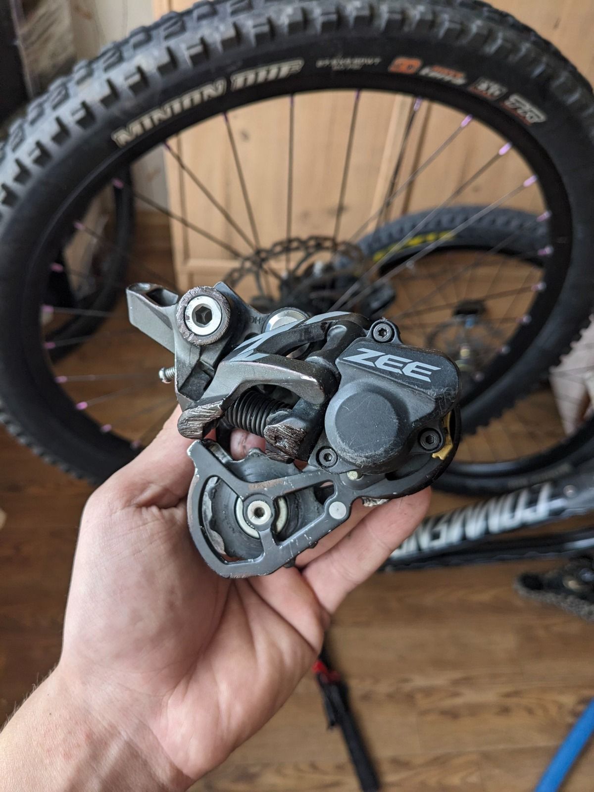 Переключатель Shimano Zee