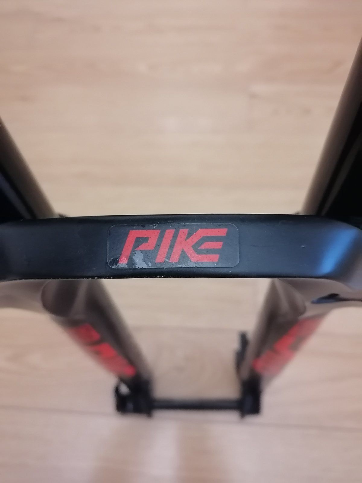Вилка ROCKSHOX PIKE AIR 29 под ось.