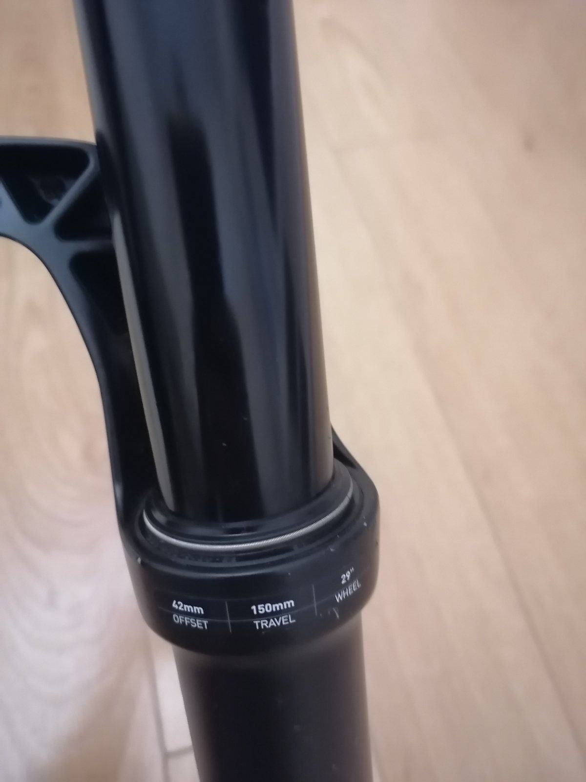 Вилка ROCKSHOX PIKE AIR 29 под ось.