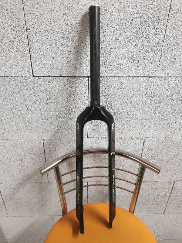 Вилка ригид 27,5-29 Ritchey Carbon