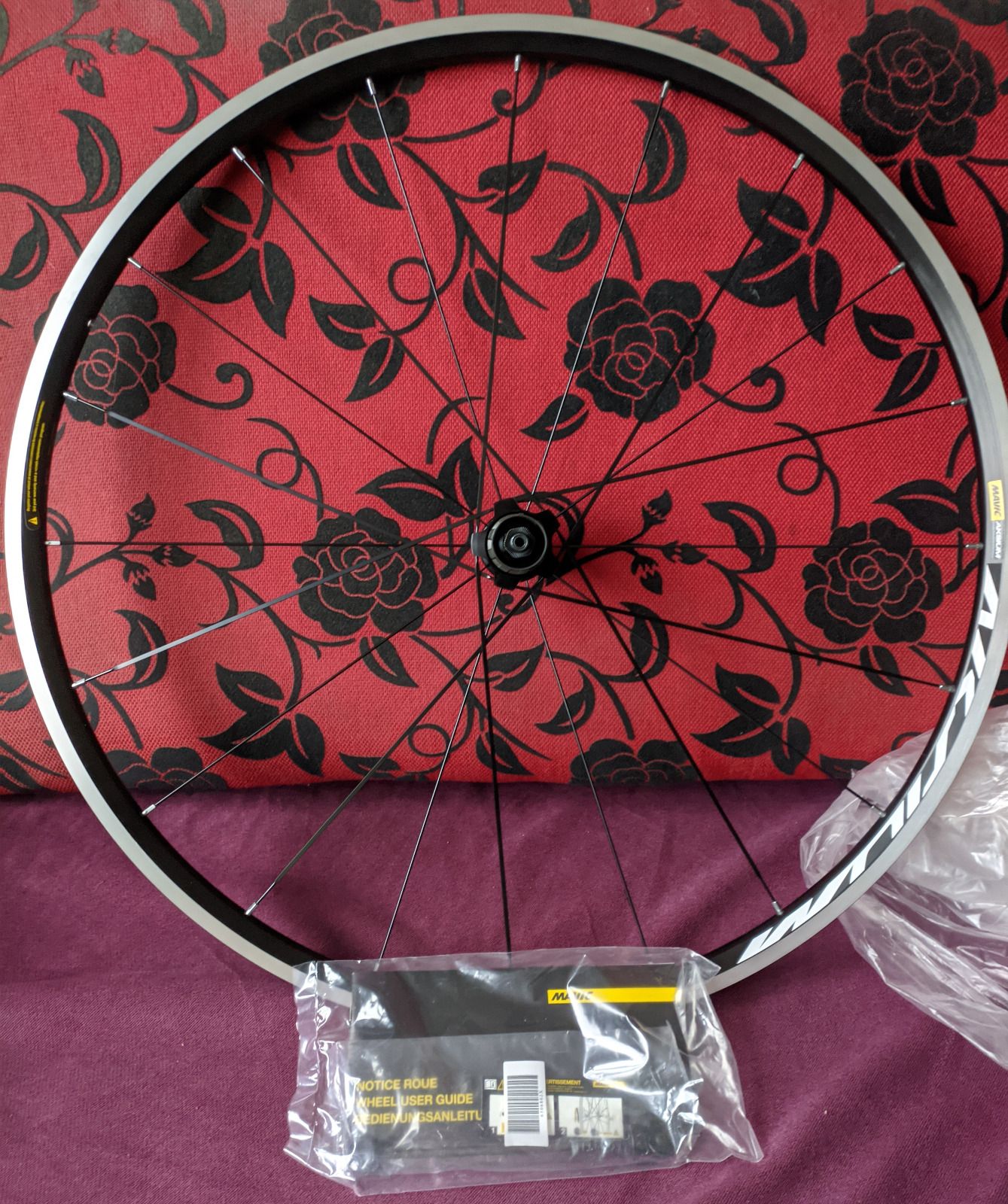 колесо заднее Mavic Aksium 28'' новое