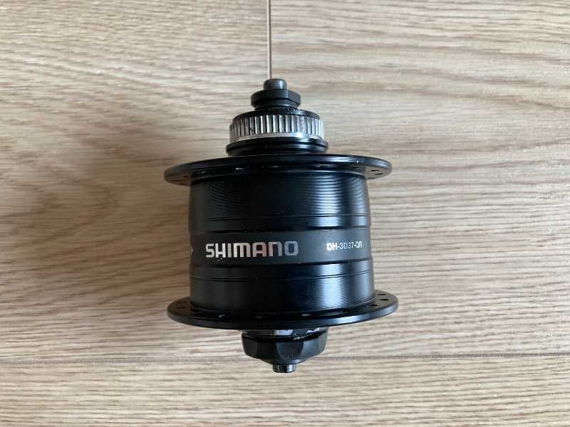 Динамо втулку переднюю Shimano DH-3D37-QR