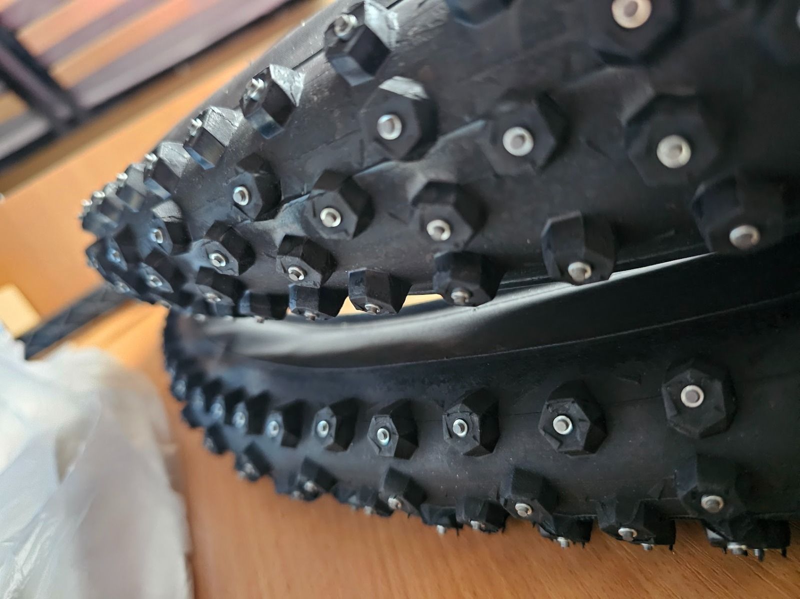 Новая Schwalbe Ice Spiker Pro 29x2.25 (шипованная)