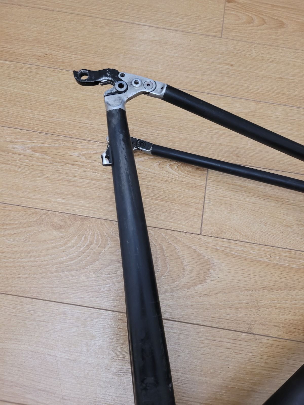 Дербан. Карбоновый шоссейный велосипед.