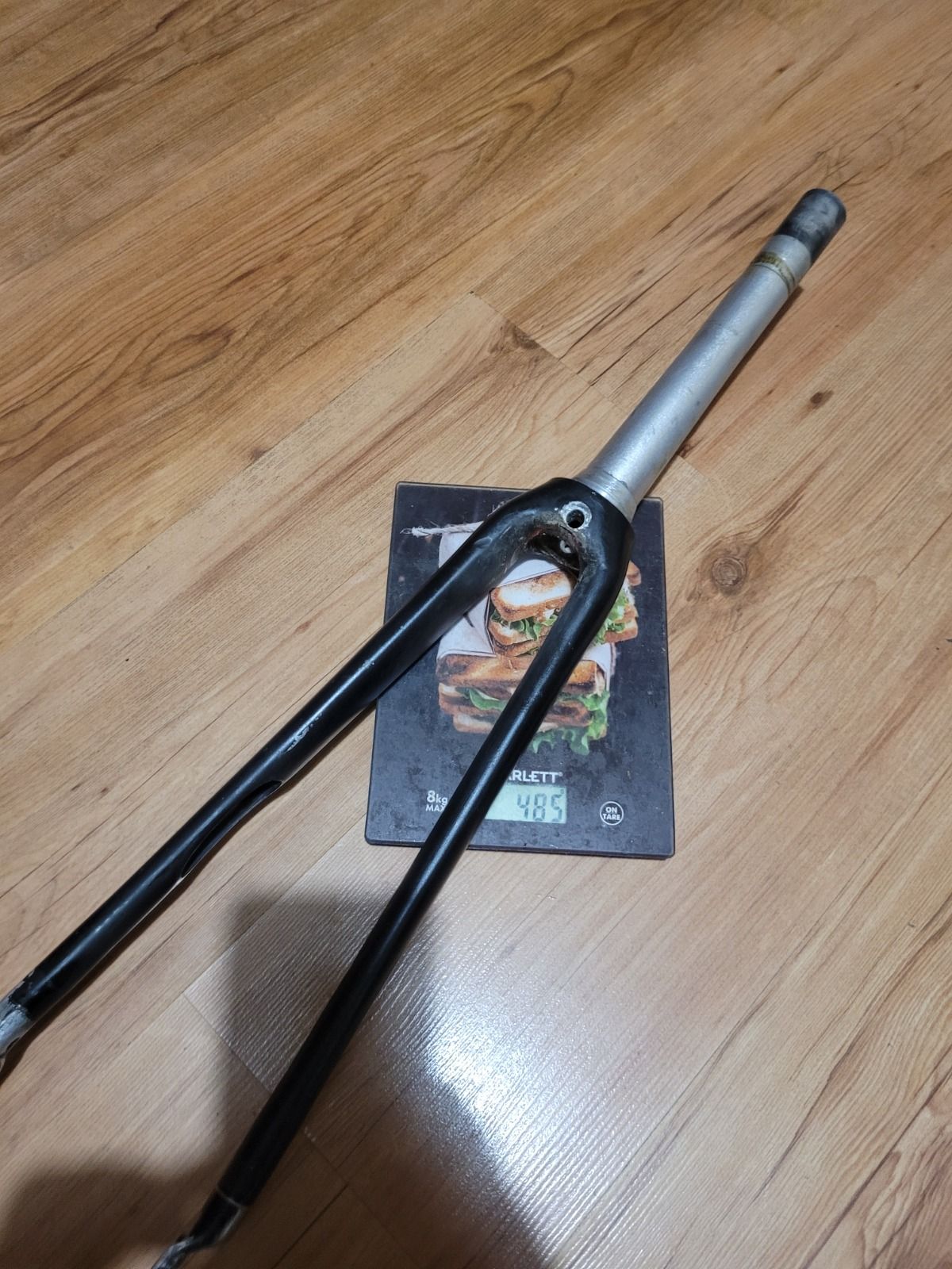 Дербан. Карбоновый шоссейный велосипед.