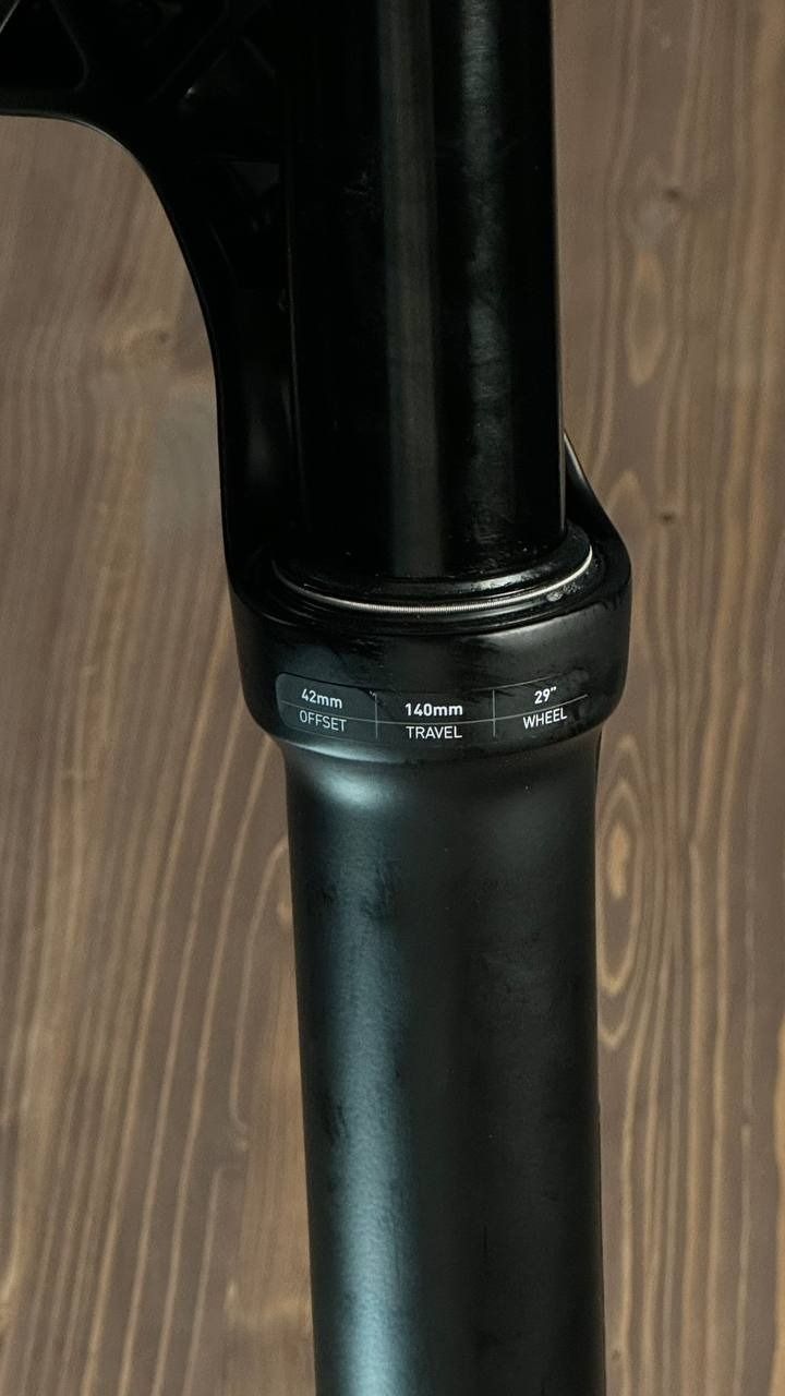 RockShox Revelation RC 29'' Debon Air 140mm