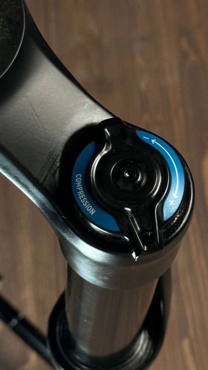 RockShox Revelation RC 29'' Debon Air 140mm