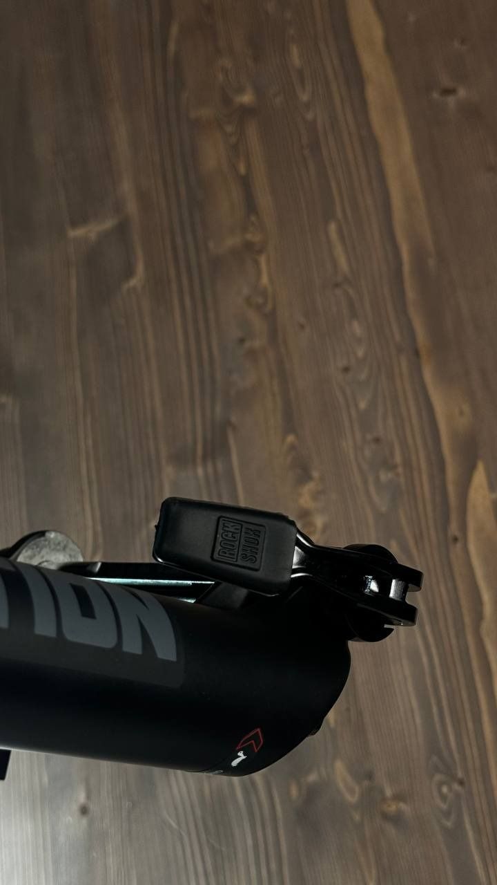RockShox Revelation RC 29'' Debon Air 140mm