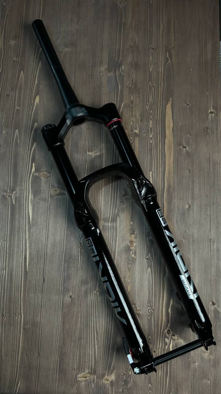 Вилка RockShox Lyrik Ultimate 3.0 RCT2