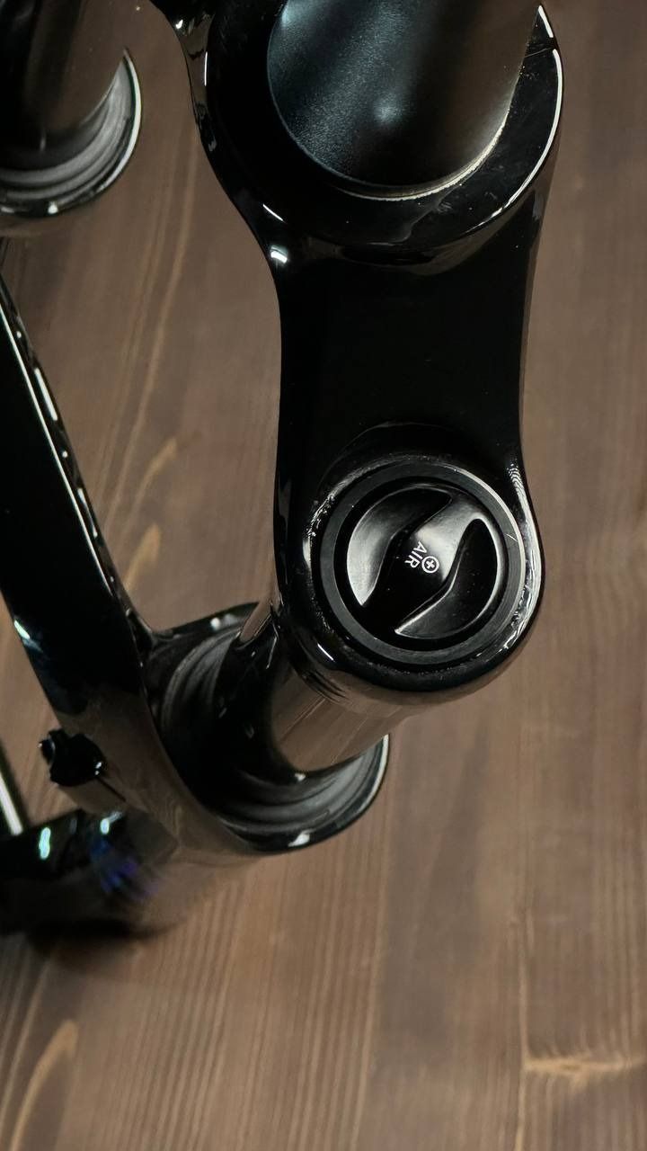 Вилка RockShox Lyrik Ultimate 3.0 RCT2