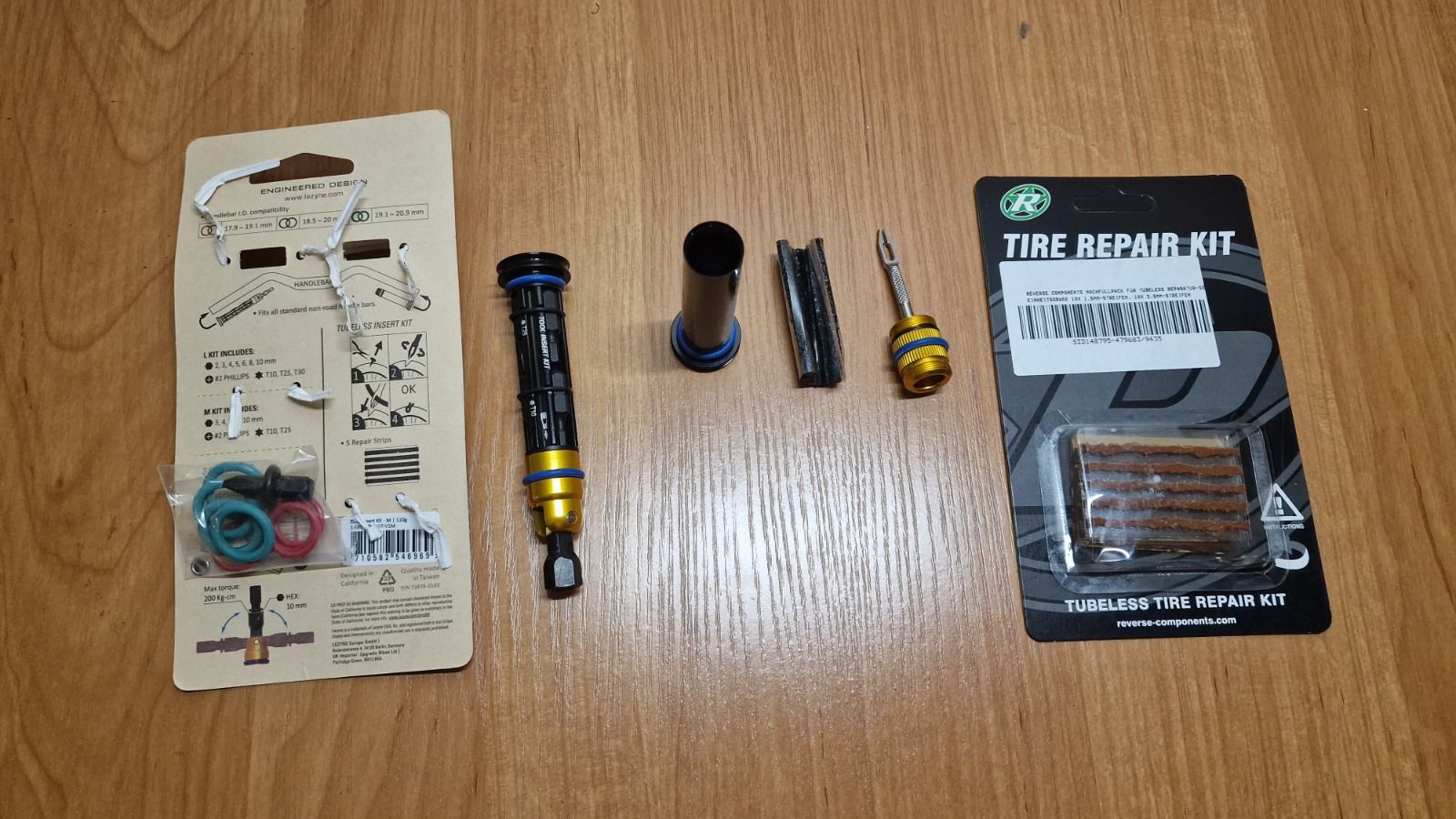 Мультитул + ремкомплект для ремонта бескамерных шин  Lezyne Dual Insert Kit