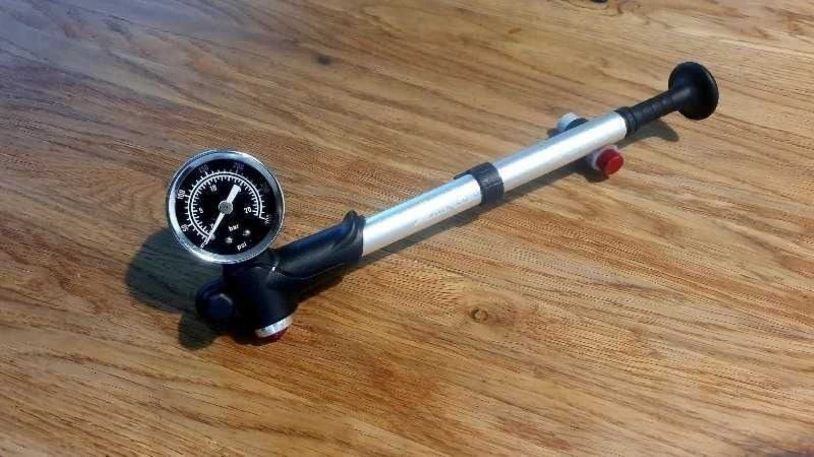Велонасос высокого давления 300 psi с манометром 27 см. Для вилок, колёс под атво-/преста- ниппеляниппель