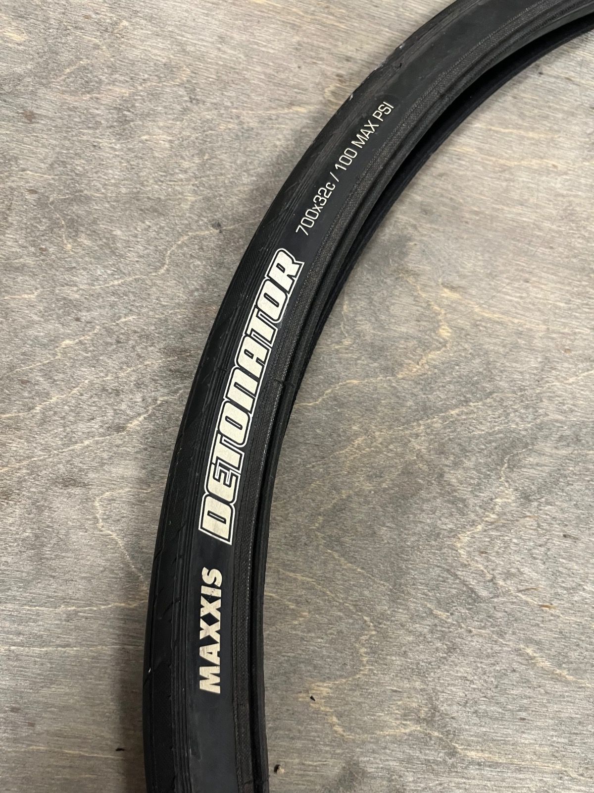 Maxxis Detonator 32мм