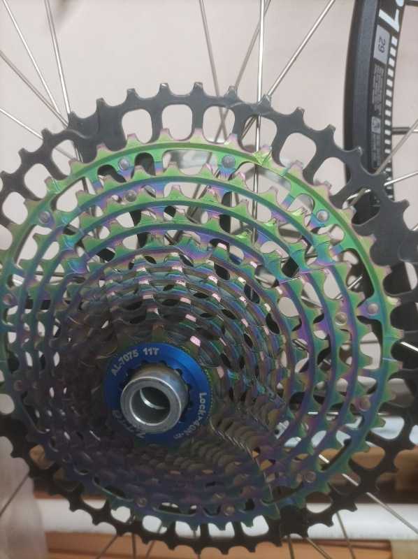 кассеты, втулки педали.