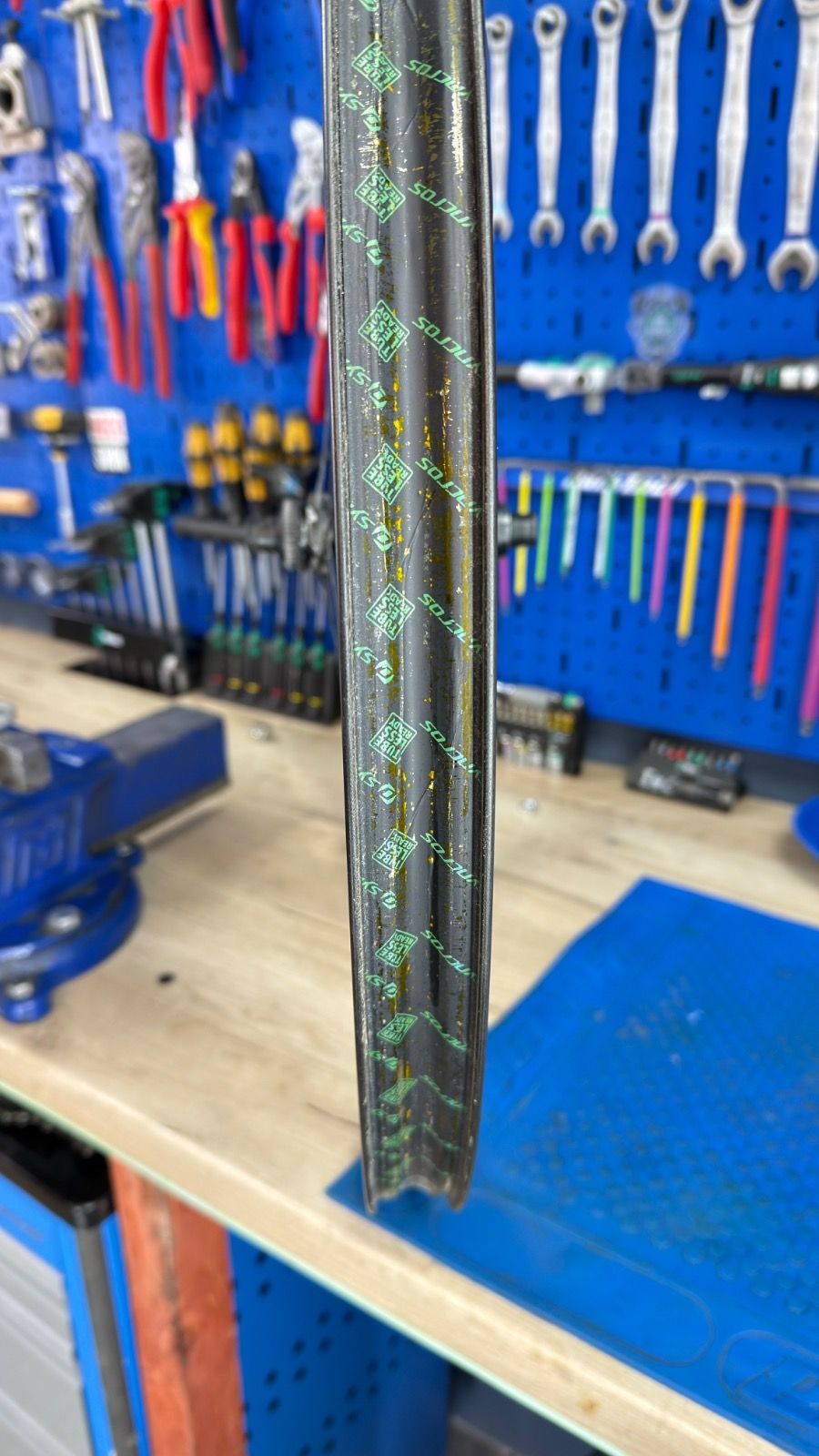 Syncros Silverton 1.0s Carbon wheels