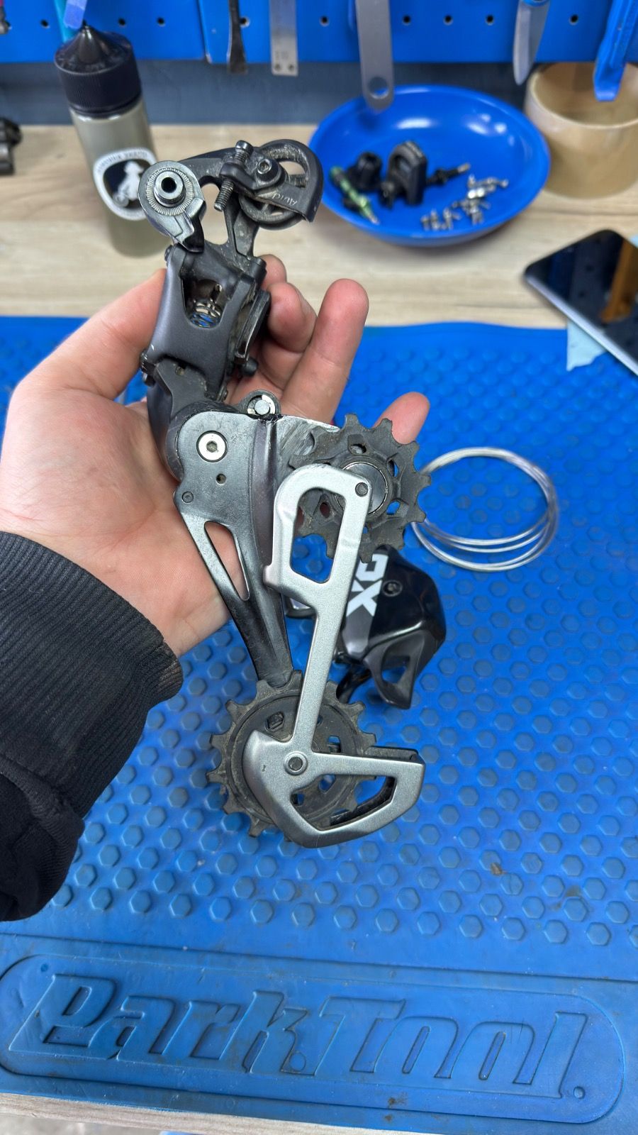 Манетка и задний переключатель SRAM X01 12 ск