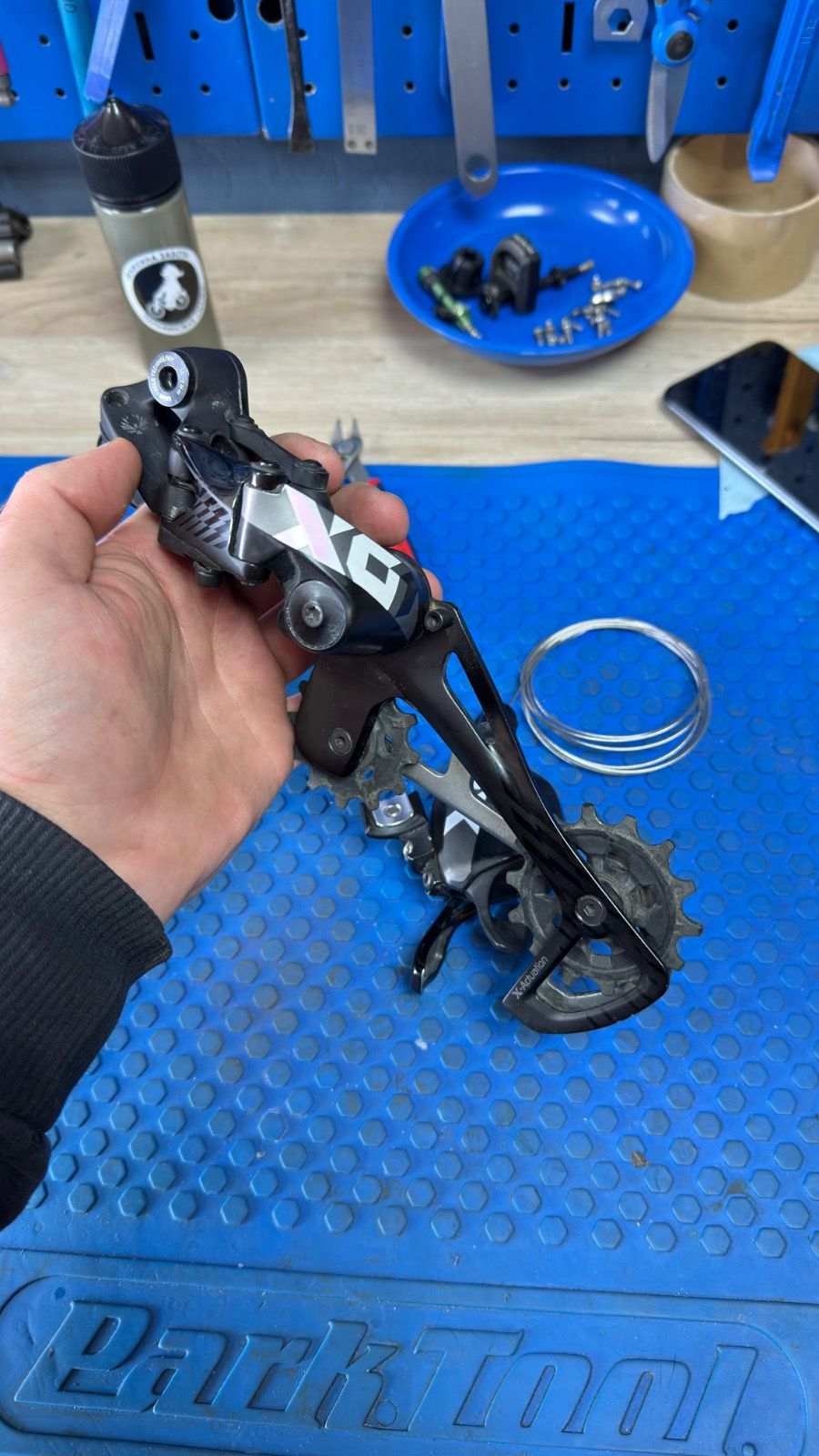 Манетка и задний переключатель SRAM X01 12 ск