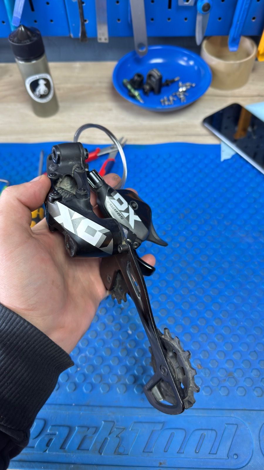 Манетка и задний переключатель SRAM X01 12 ск