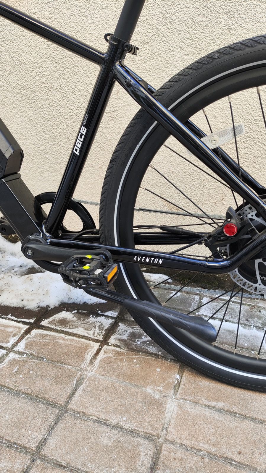 Электровелосипед Aventon Pace 500 Black