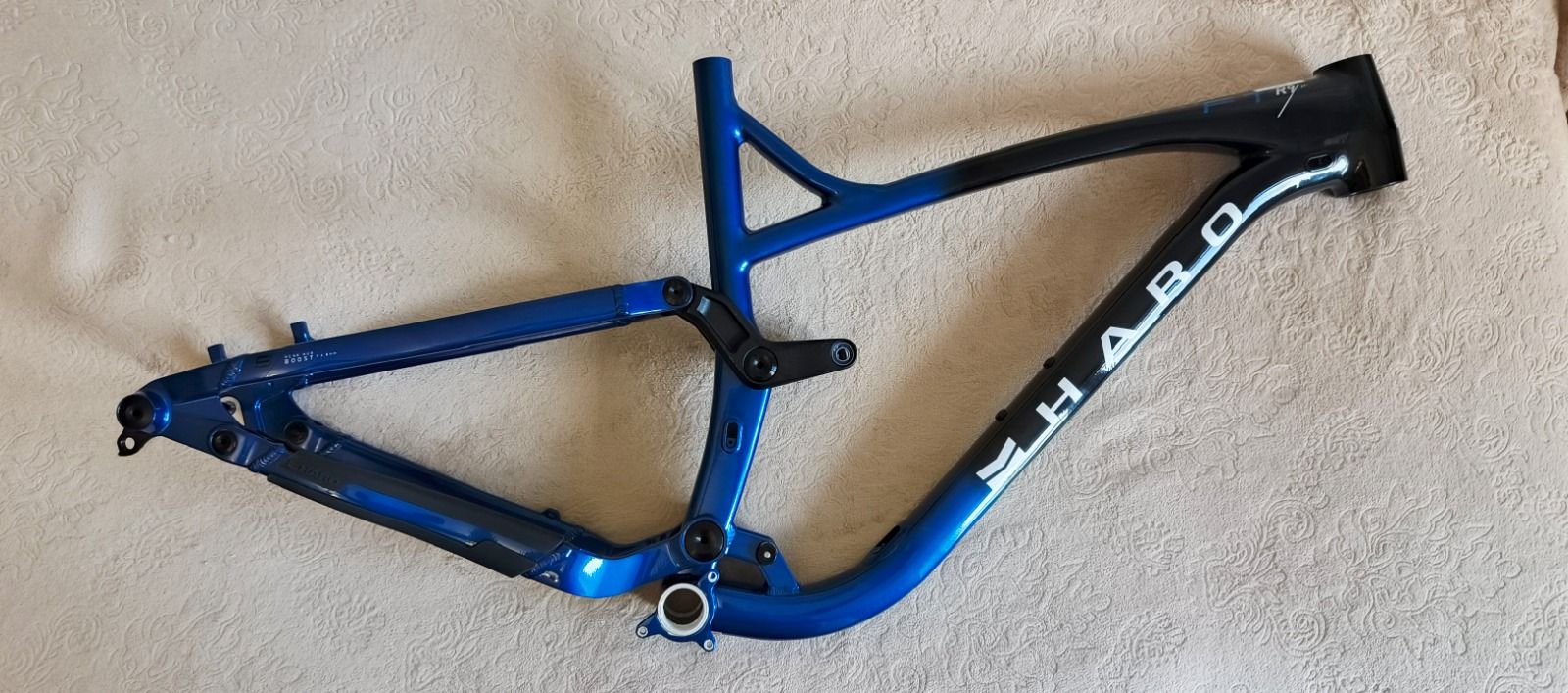 Рама Haro shift r9 27,5