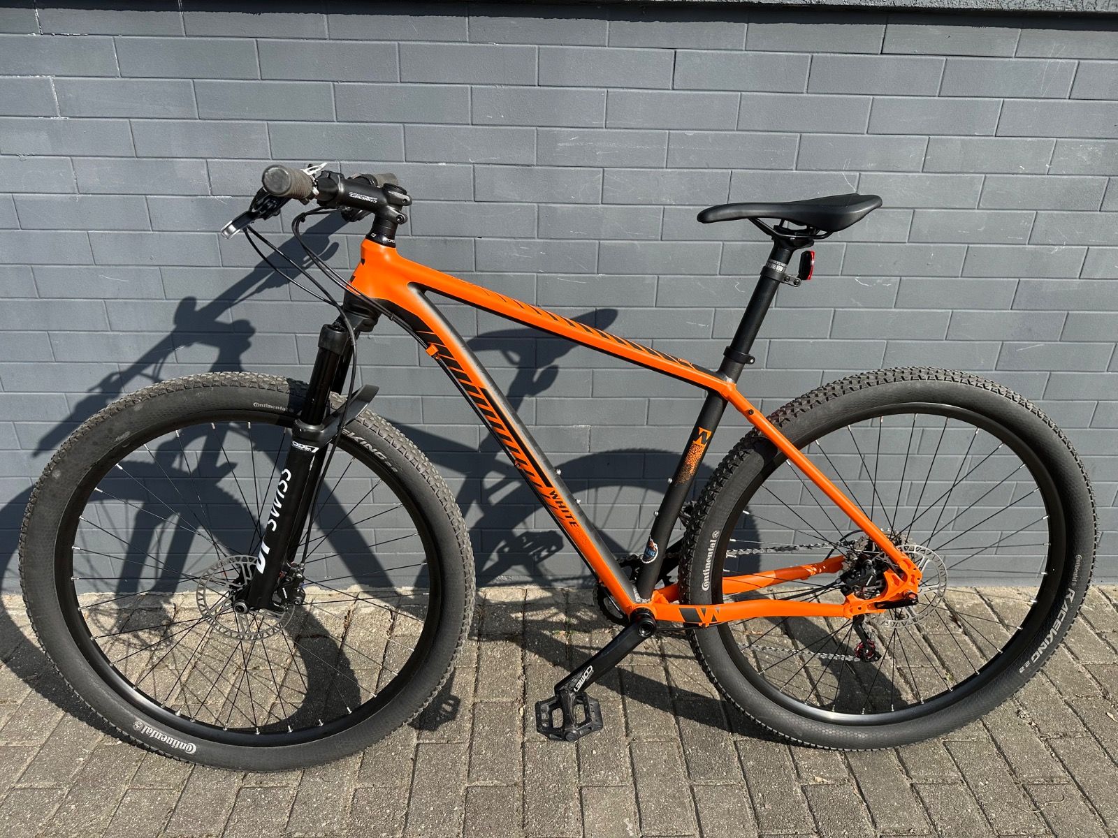 White XC PRO 29
