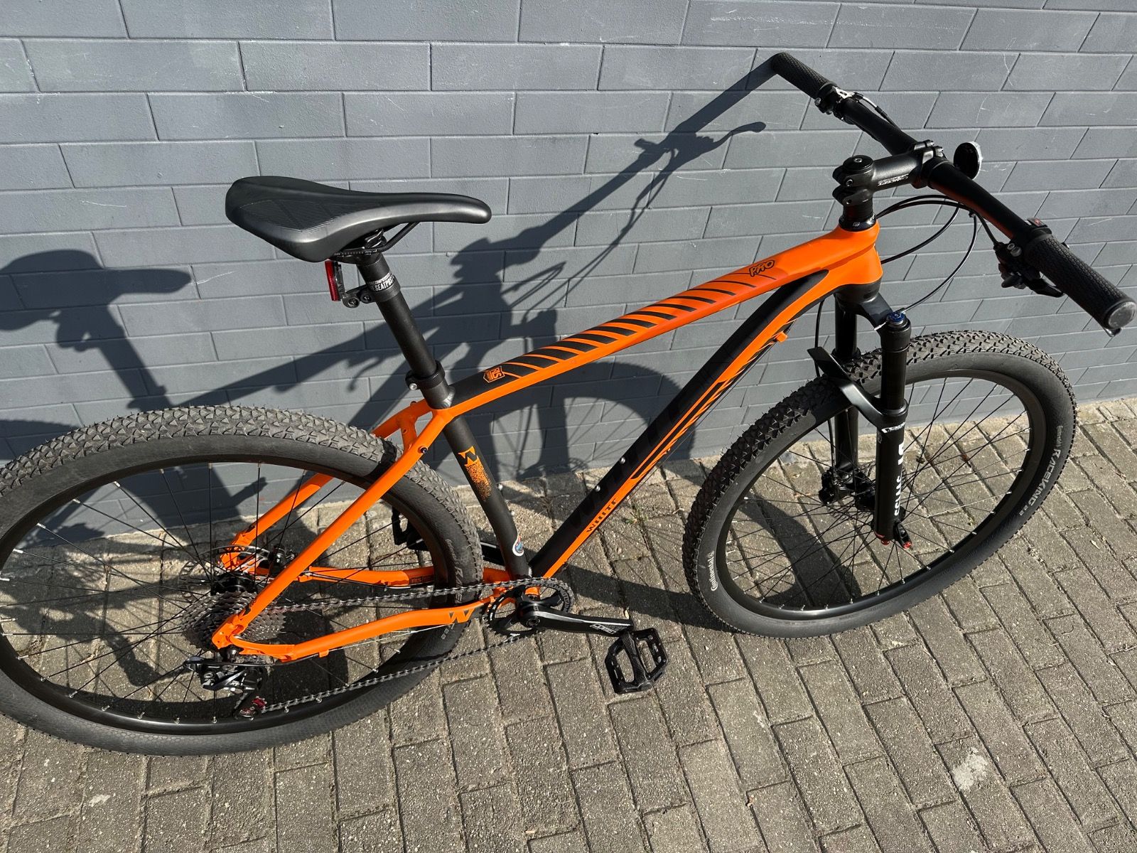 White XC PRO 29