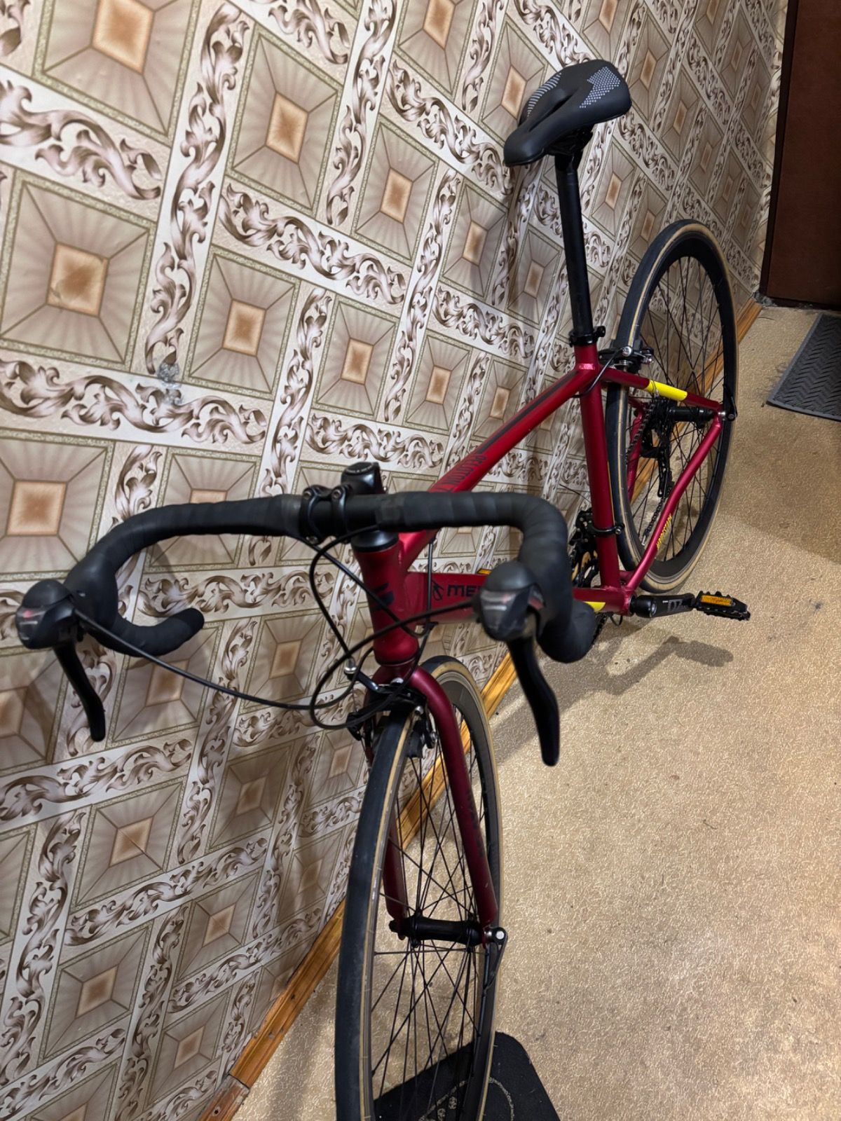 Шоссейный велосипед Stark Peloton 700.1