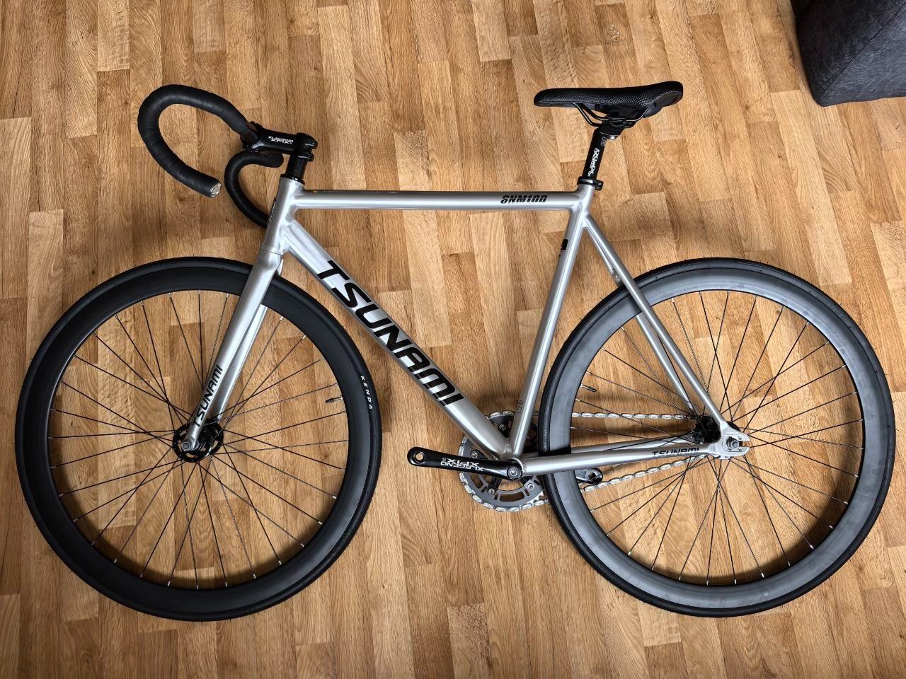 Новые трековые велосипеды /fixed gear TSUNAMI SNM100