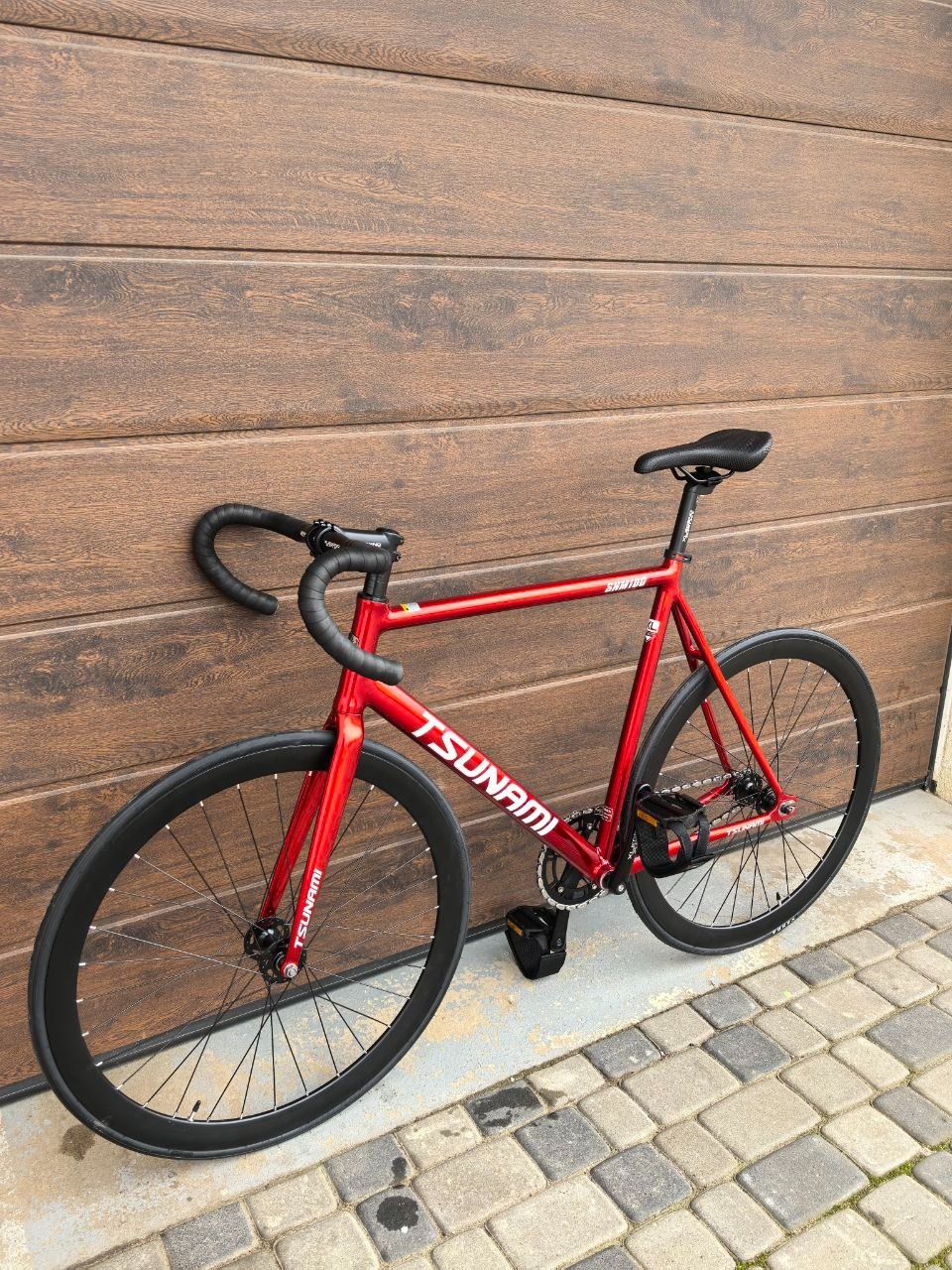 Новые трековые велосипеды /fixed gear TSUNAMI SNM100