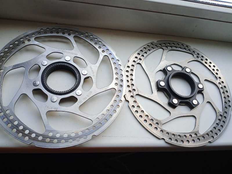 Комплект тормозных дисков (роторов) Shimano RT52 c креплением Center Lock