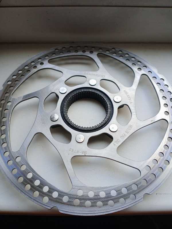 Комплект тормозных дисков (роторов) Shimano RT52 c креплением Center Lock