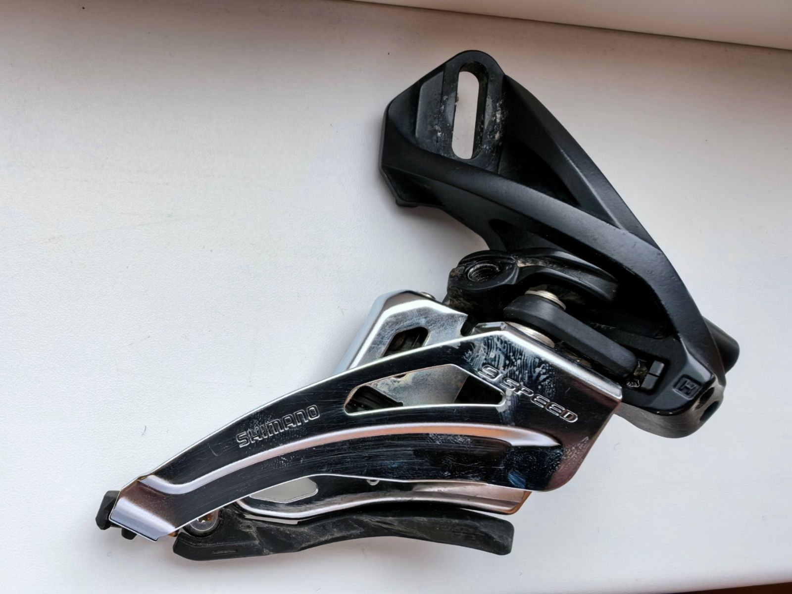 Передний переключатель Shimano Alivio