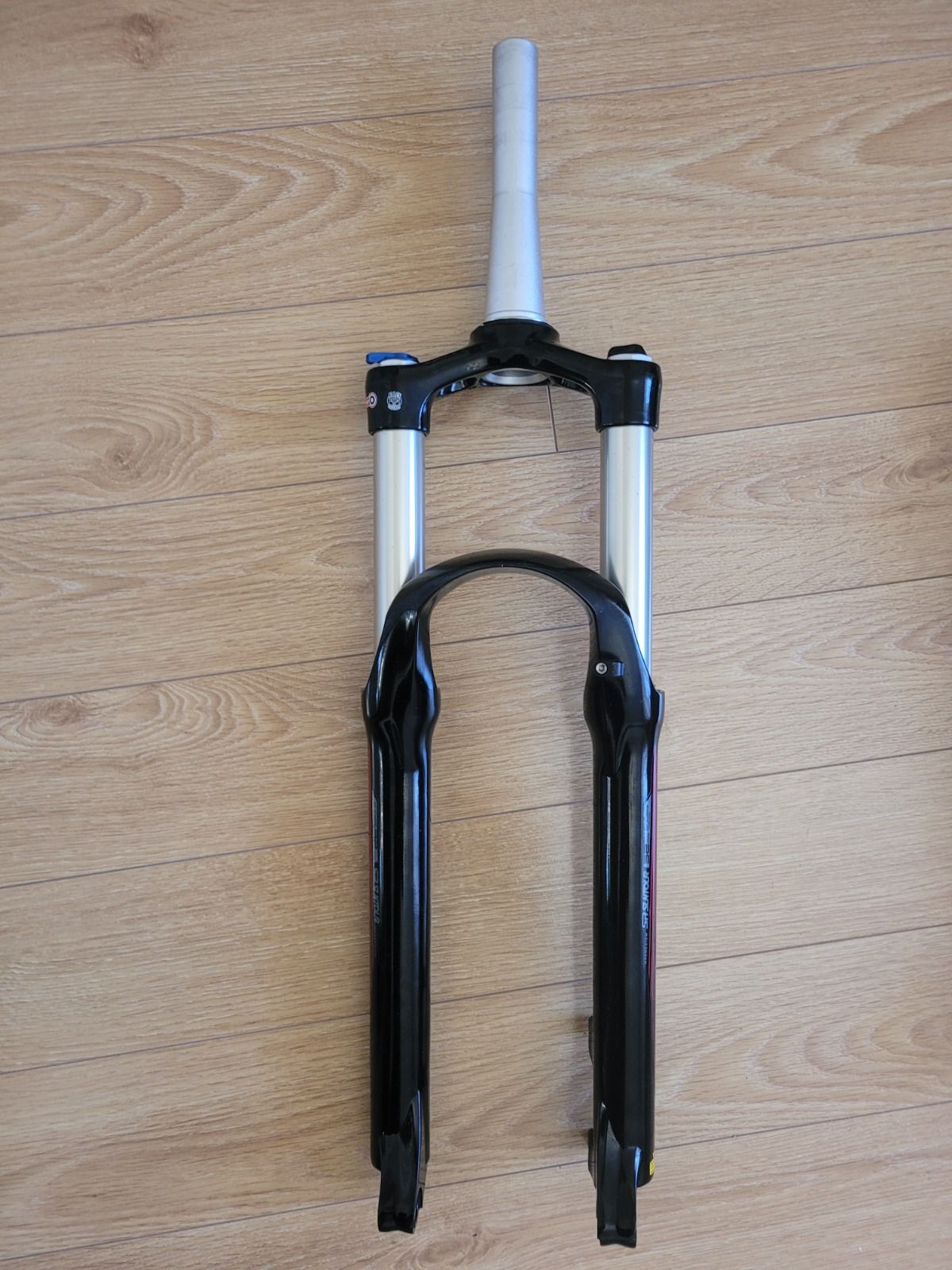 Вилки ROCKSHOX,  SRSUNTOUR  AIR 27.5.