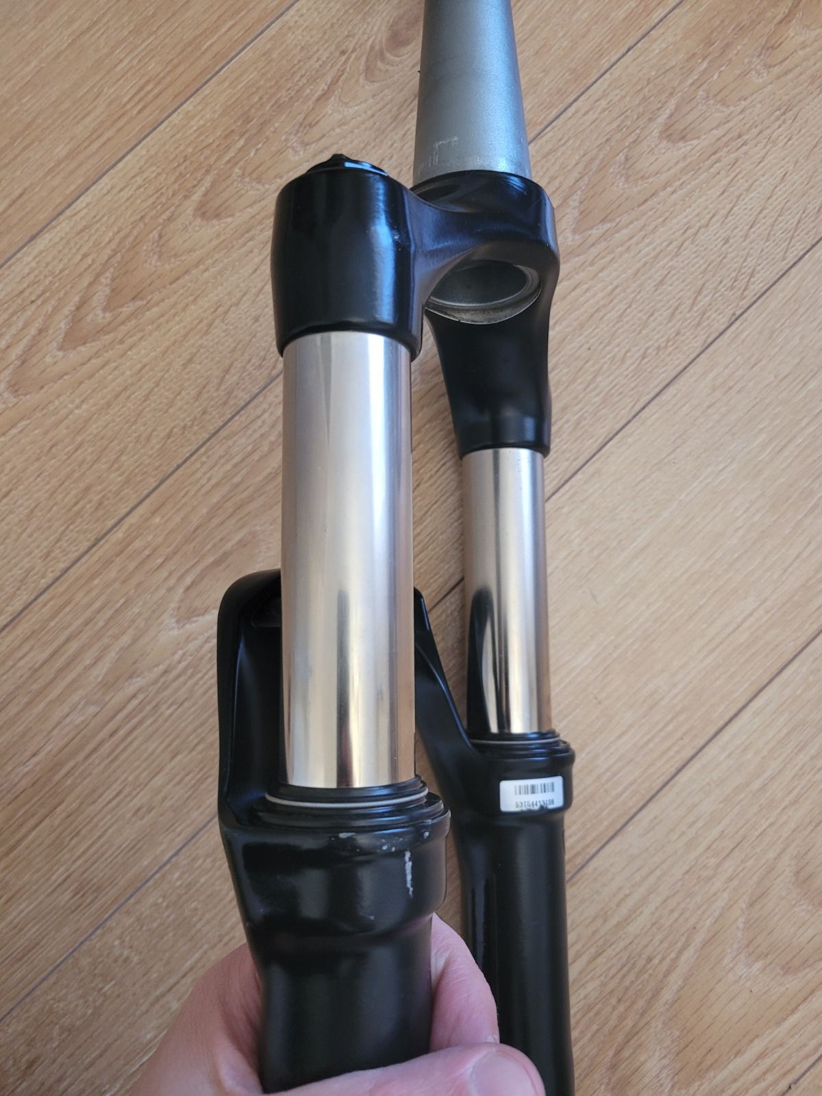 Вилки ROCKSHOX,  SRSUNTOUR  AIR 27.5.