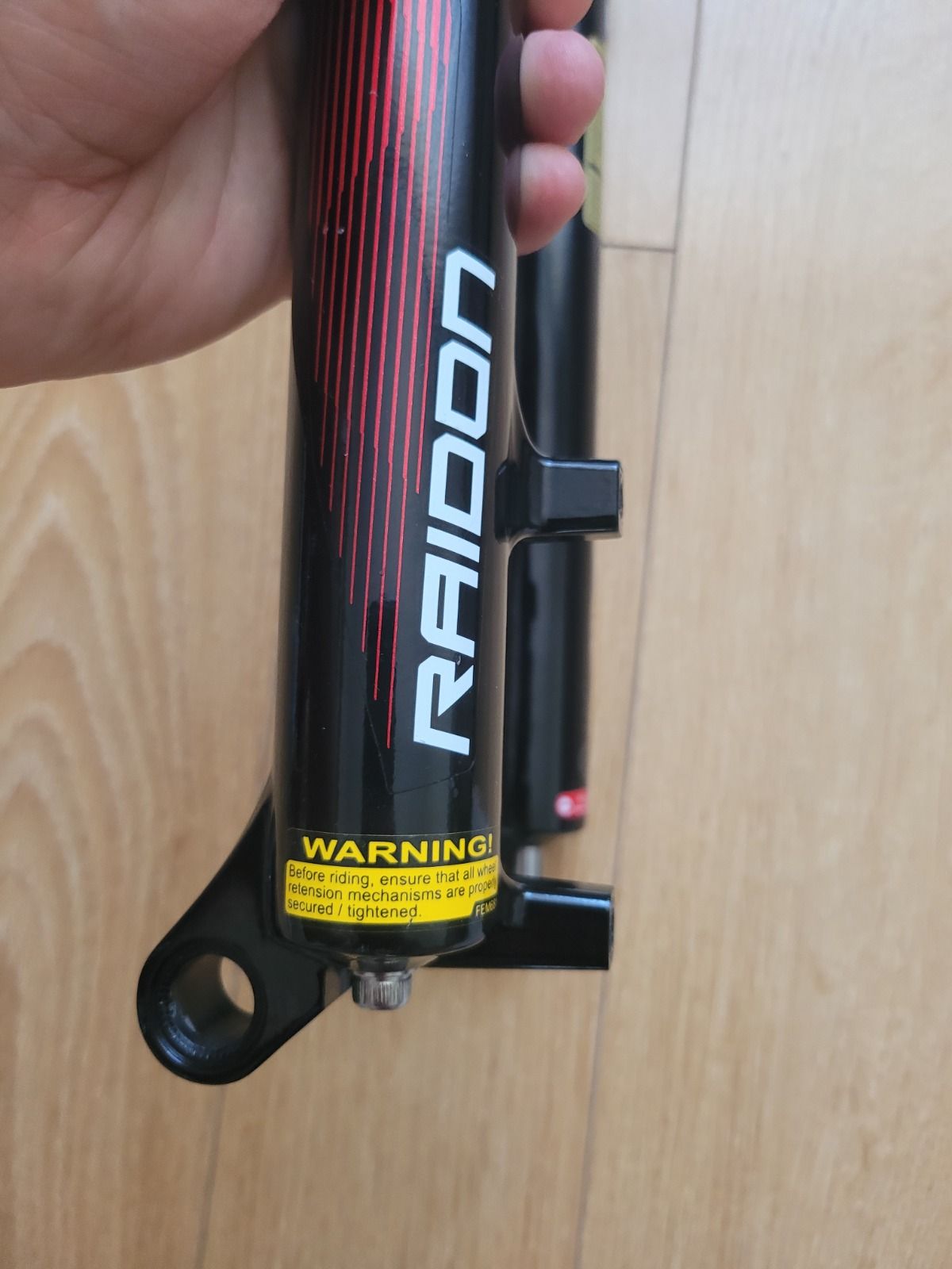 Вилка   SRSUNTOUR RAIDON AIR 27.5., ось.