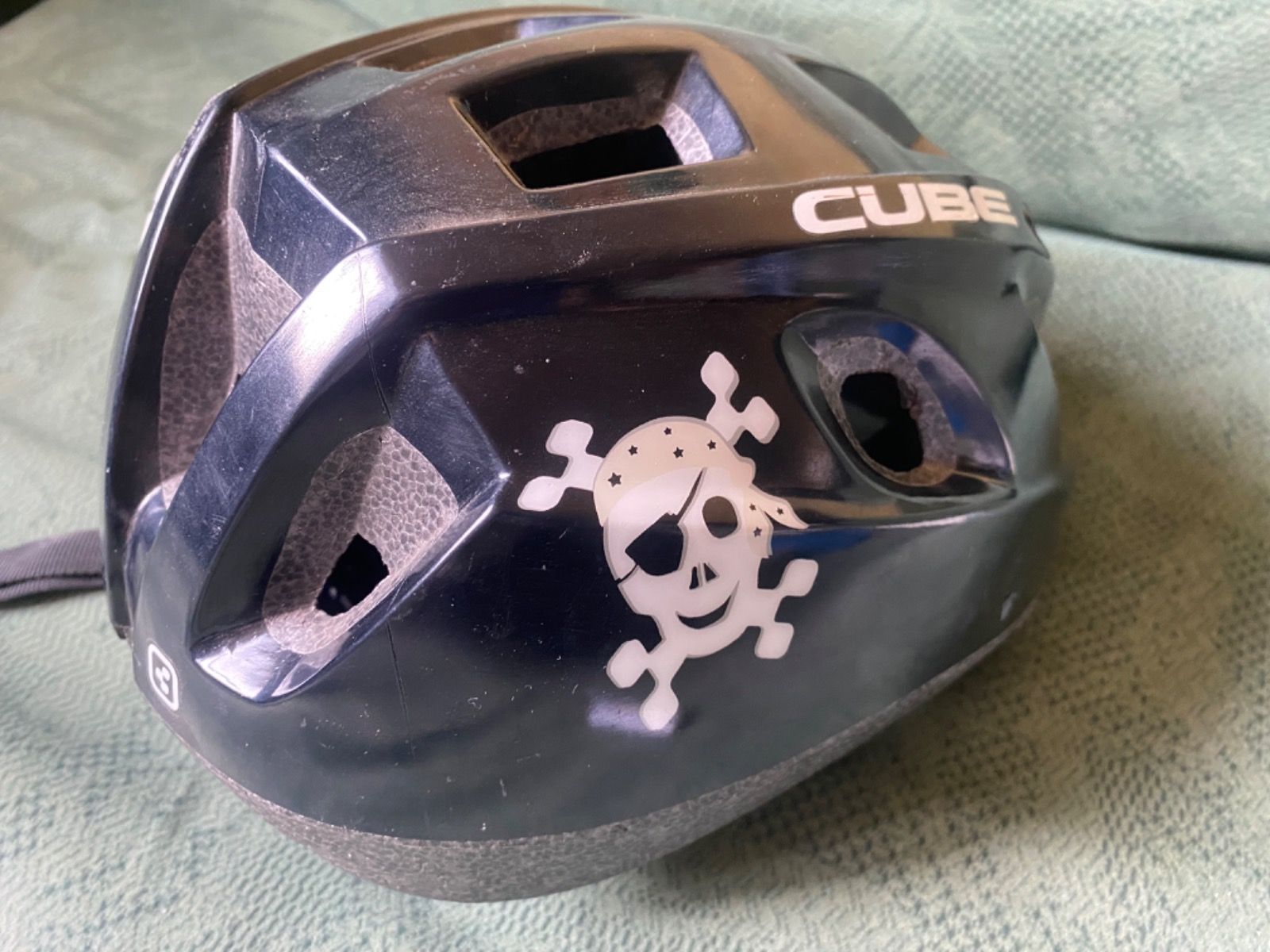 Детский шлем CUBE