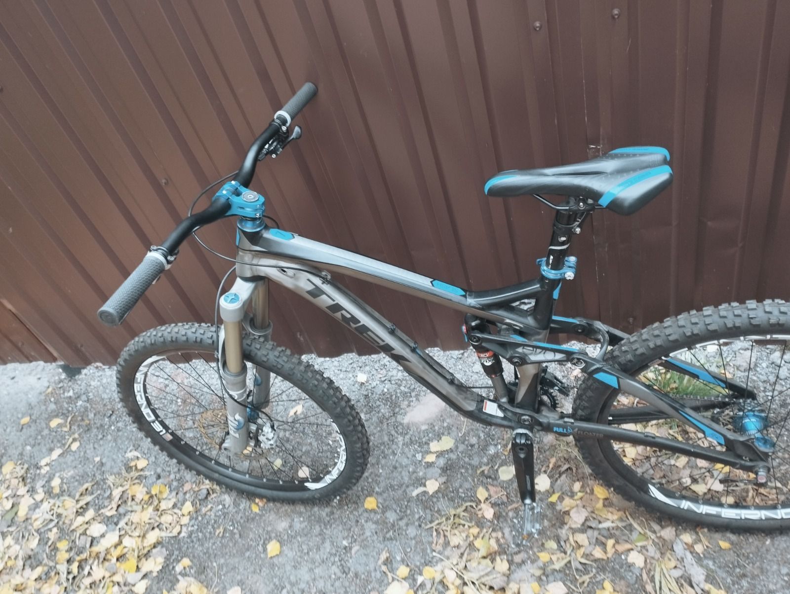 Trek Slash 7 18.5
