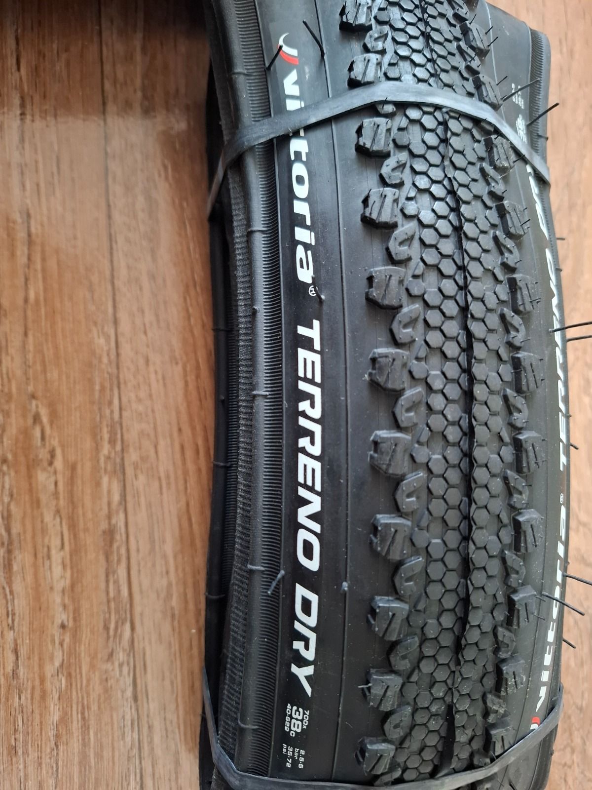 Vittoria terreno dry 700×38c