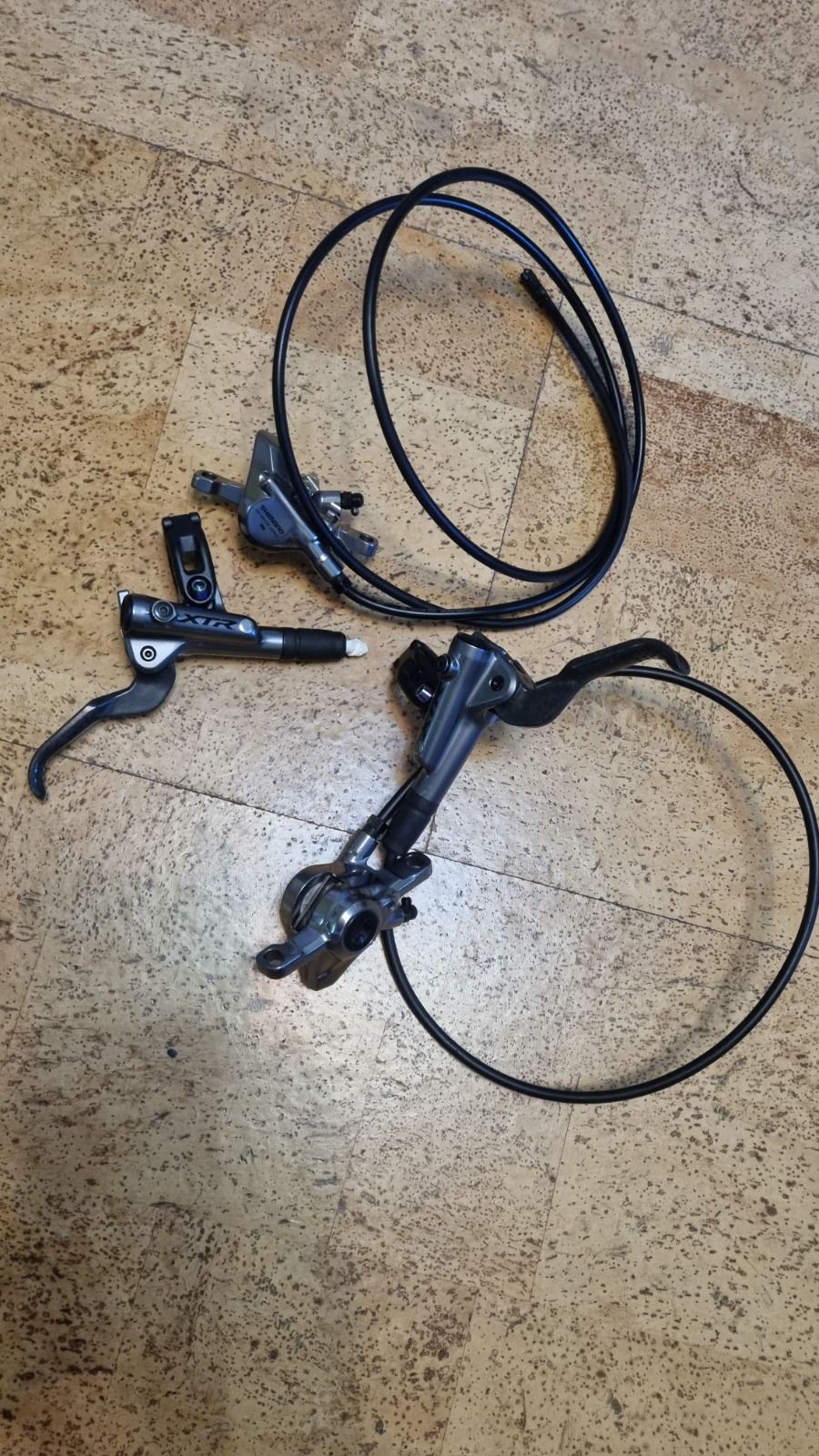 Топовые гидравлические тормоза Shimano XTR BR M9100