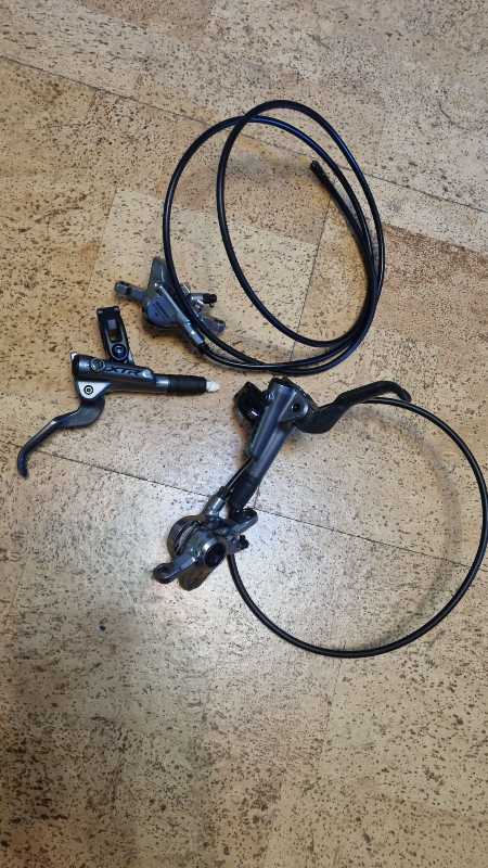 Топовые гидравлические тормоза Shimano XTR BR M9100