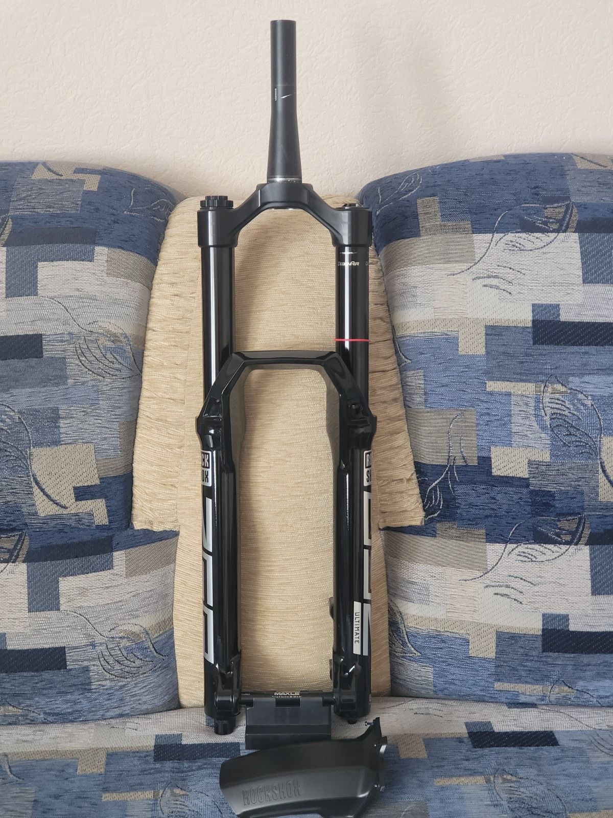 Вилка Rockshox Zeb Ultimate Charger 3